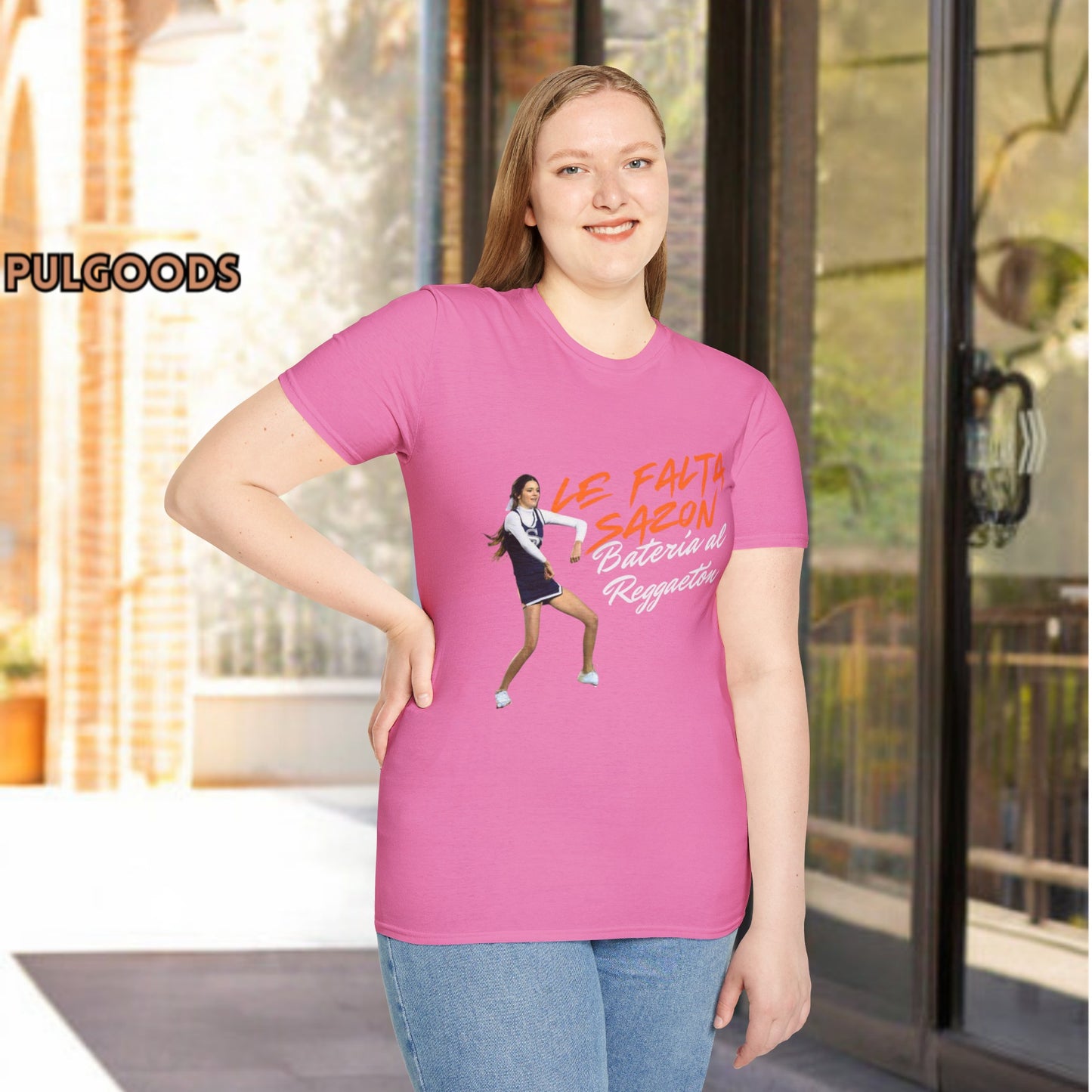 KENDALL, LE FALTA SAZON, CHEERLEADER Unisex Softstyle T-Shirt